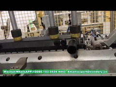 Machine à sertir et à agrafer les réservoirs en plastique de radiateurs automobiles