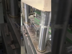 Poinçonneuse en aluminium de tuyau d'en-tête de condensateur d'automobile de voiture en aluminium, moule de poinçonnage de tuyau d'en-tête