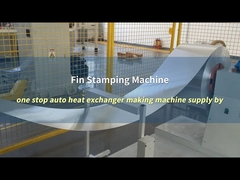 Comment l'ailette décalée en aluminium est-elle produite sur une machine d'estampage d'ailettes à mouvement alternatif ?